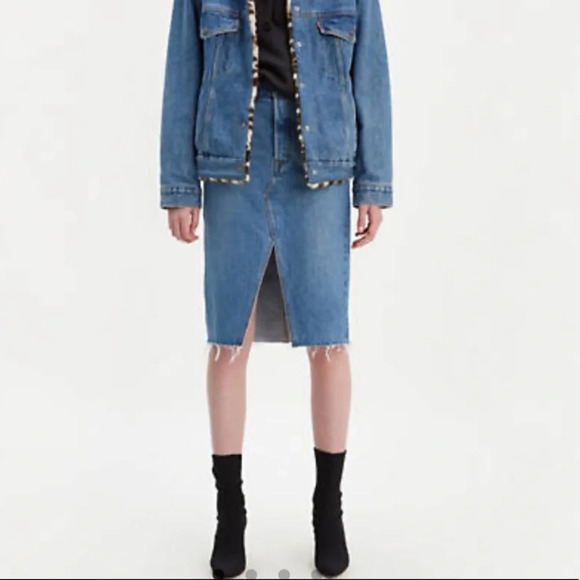 Levi’s Destructed Slit Denim Midi Skirt Size 29 - Picture 1 of 5